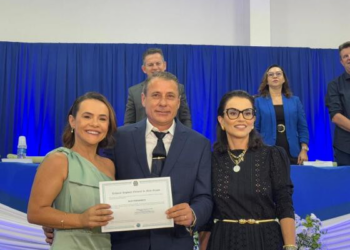 Alei Fernandes e Acácio são diplomados