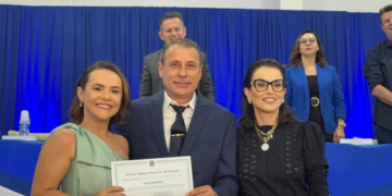 Alei Fernandes e Acácio são diplomados