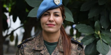 Tunisina ganha prêmio por investigações de crimes contra civis e forças de paz