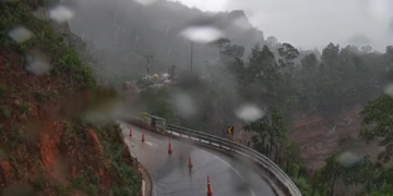 Trânsito na MT-251 no Portão do Inferno volta a ser interrompido por causa das chuvas neste sábado (14.12)