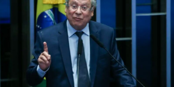José Dirceu está de volta com uma missão: salvar a pele de Lula em 2026