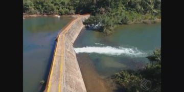 Rompimento de barreira no Rio Araguari causa problemas ambientais  em Uberlândia