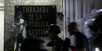 Argentina denuncia prisão de oficial da segurança nacional ao entrar na Venezuela: 'Injustificável'