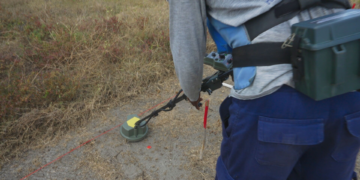 Como país que enfrentou guerra civil até 2009 ainda luta para se livrar de campos minados
