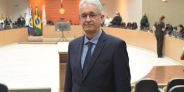 Paulo Sérgio Carreira toma posse como desembargador