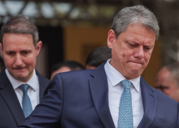 Deputado aciona Justiça e pede suspensão da 'ouvidoria paralela' de Derrite