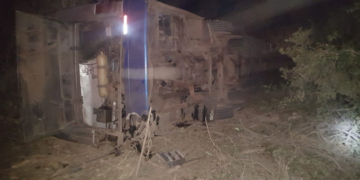 Ônibus com time de futebol tomba e deixa dois mortos na BR-226 no Maranhão