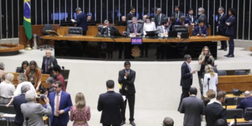 Câmara pode votar projeto de regulamentação da reforma tributária nesta terça-feira