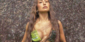 Sabrina Sato dá puxadinha em camisola que comprou para irmã: ‘Não resistiu e usou’