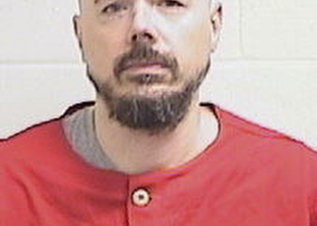 Homem condenado por matar o próprio irmão e mais 3 é executado por injeção letal nos EUA