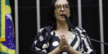 Comissão aprova projeto que prevê assistência ao parto em plano contratado pelo beneficiário pai