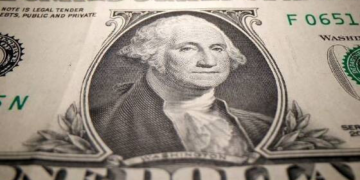 Dólar dispara e fecha a R$ 6,26, maior cotação da história