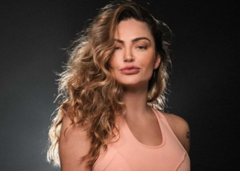 Laura Keller curte natureza de biquíni ao ar livre com namorado: ‘Toda naturalzinha ‘