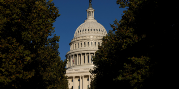 Congresso dos EUA rejeita projeto de Trump para evitar 'shutdown'