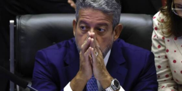 Câmara aprova PEC de corte de gastos em segundo turno