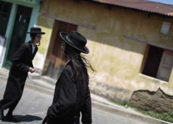 160 crianças são resgatas de seita judaica investigada por abusos na Guatemala