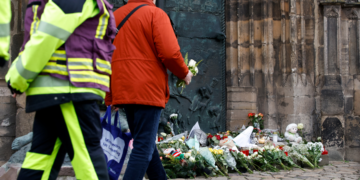 Atentado em feira de Natal na Alemanha: país revive sensação de insegurança, e moradores homenageiam vítimas