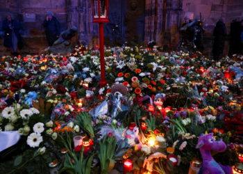 Alemanha homenageia vítimas de tragédia em feira natalina