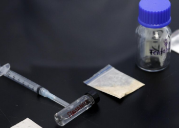 Acesso fácil e potência máxima:  como a tecnologia estimula o consumo de drogas