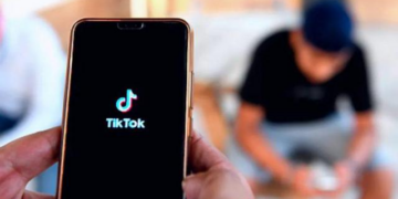 Albânia proíbe TikTok por um ano após morte de adolescente