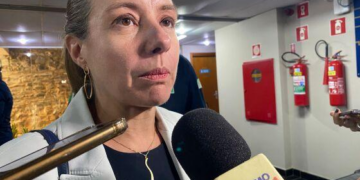 Flávia demitirá mais de 400 comissionados em janeiro