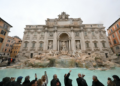 Fontana di Trevi é reaberta em Roma após 3 meses de limpeza