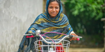 As bombas que matam centenas de crianças na Índia: 'Pensamos que era uma bola'