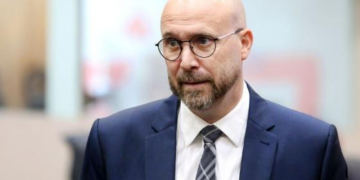 Deputado consegue assinaturas para CPI das usinas da Eletrobras em MT