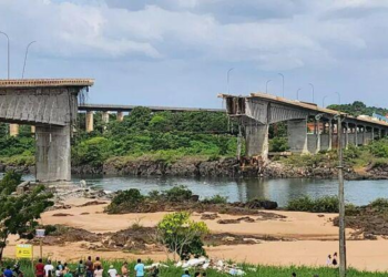 Passageiro filma travessia de ponte e se desespera no momento da queda; veja