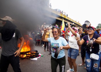 Após 2,4 mil prisões, Venezuela solta 956 detidos por protestos contra eleição de Maduro