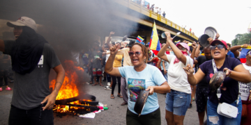 Após 2,4 mil prisões, Venezuela solta 956 detidos por protestos contra eleição de Maduro