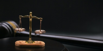 Pai é condenado a 70 anos de prisão por abusar da filha adolescente