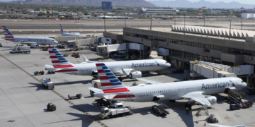 Caos aéreo nos EUA: problema técnico faz American Airlines cancelar todos os voos internos