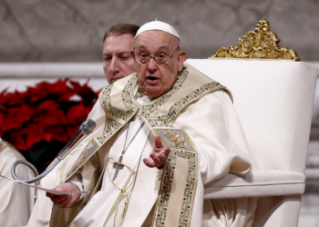 Papa Francisco pede alívio de dívidas para países pobres durante a Missa do Galo