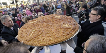 De moedas escondidas a doces especiais: veja tradições de Natal da Europa pouco conhecidas