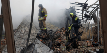 Rússia faz ataque em larga escala contra rede de energia da Ucrânia e deixa milhares sem luz no Natal