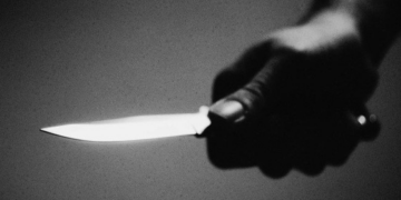 Padrasto esfaqueia enteado na noite de Natal