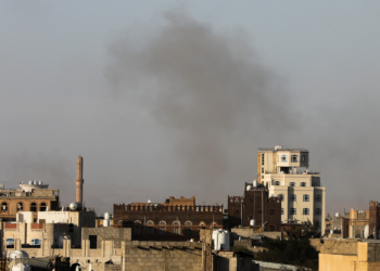 Secretário-geral da OMS escapa de bombardeio de Israel ao aeroporto do Iêmen