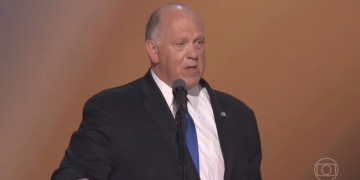 Czar da fronteira indicado por Trump restabelecerá os centros de detenção para famílias de imigrantes