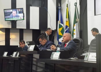 Vereadores de Cuiabá ignoram rombo bilionário e aprovam contas de Emanuel