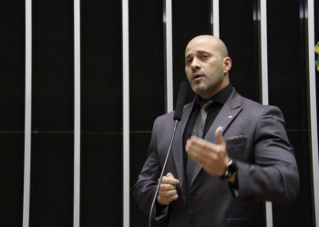 Alexandre de Moraes nega novo pedido de liberdade a Daniel Silveira