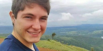 Pais de estudante de medicina assassinado há 10 anos desabafam: "Por uma caminhonete perdeu a vida"