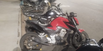 PM apreende cinco motocicletas e prende uma pessoa durante encontro na Rodovia MT-251