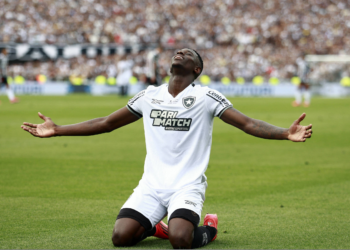 Luiz Henrique e Gabi Zanotti levam prêmios de 'rei' e 'rainha' da América