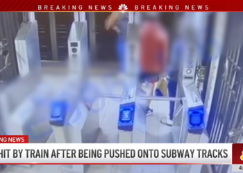 Homem é empurrado da plataforma e atingido por trem no metrô de Nova York