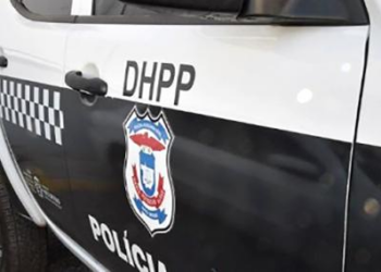 Corpos de homens são encontrados enterrados em matagal