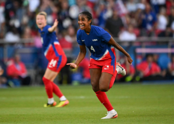 Nova zagueira do Chelsea torna-se a jogadora mais valiosa do futebol feminino