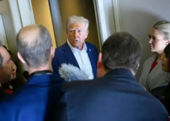 Trump pausa imposição de sanções e tarifas sobre Colômbia após país sul-americano concordar em receber imigrantes deportados