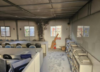 Ar-condicionado pega fogo no Liceu Cuiabano e destrói parte da biblioteca