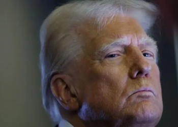 Justiça dos EUA suspende medida de Trump para congelar parte dos gastos do governo com assistência